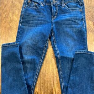 Junior’s Blue Wallflower Jeans